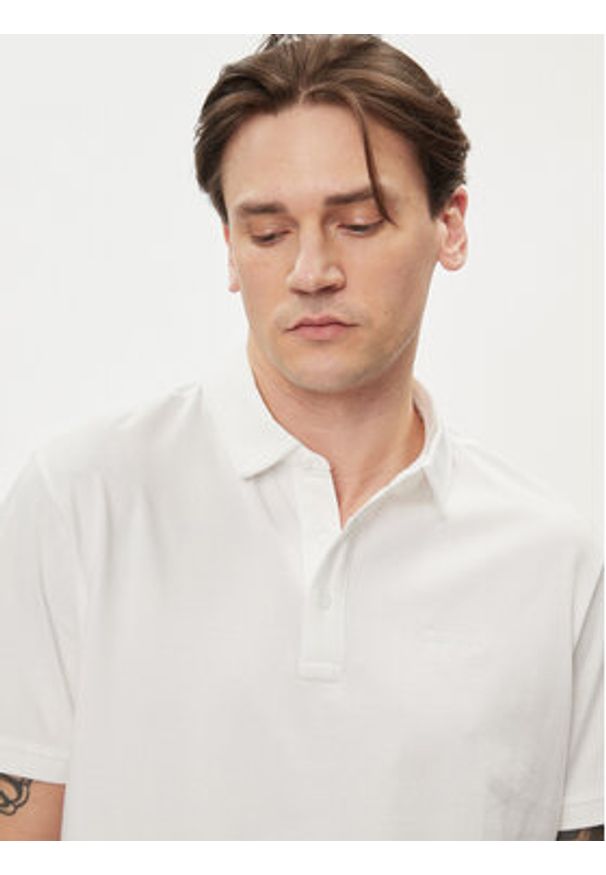 Pepe Jeans Polo Harper PM542157 Biały Regular Fit. Typ kołnierza: polo. Kolor: biały. Materiał: bawełna