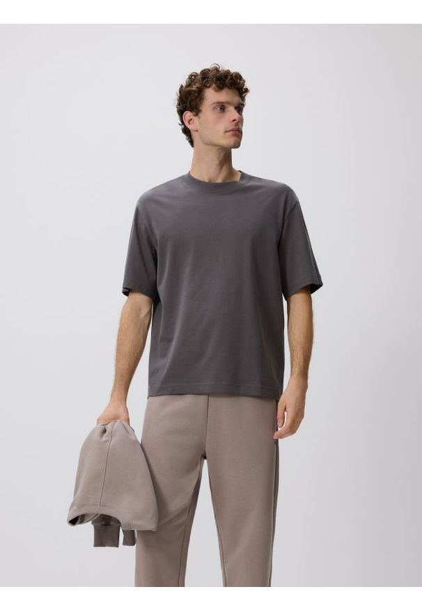 Reserved - Bawełniany t-shirt boxy - ciemnoszary. Kolor: szary. Materiał: bawełna