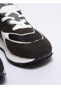Big-Star - Sneakersy męskie z zamszowymi wstawkami czarne NN174347 906. Okazja: na spacer, na co dzień. Kolor: czarny. Materiał: zamsz. Sport: turystyka piesza