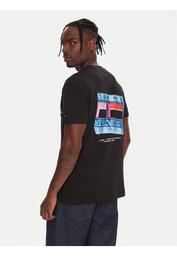 Tommy Jeans T-Shirt DM0DM21980 Czarny Regular Fit. Kolor: czarny. Materiał: bawełna