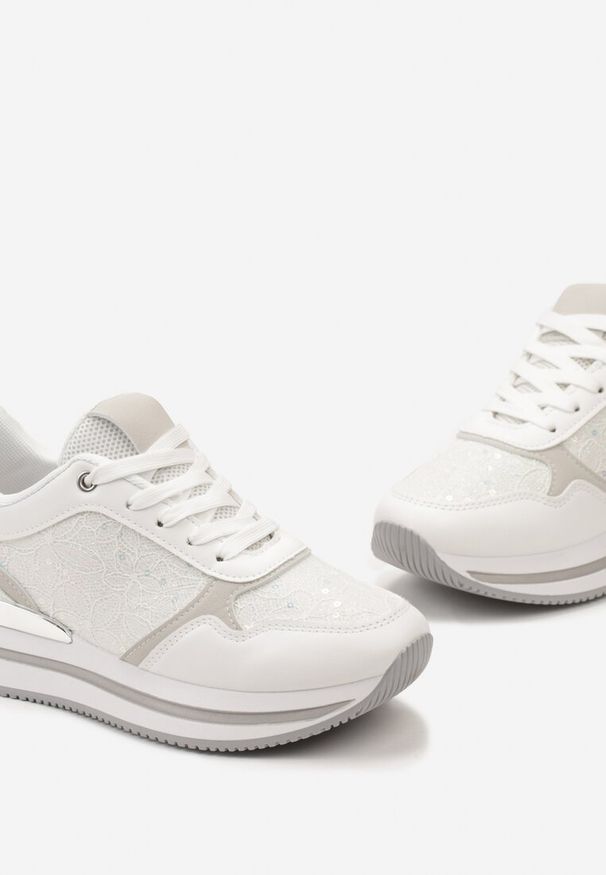 Renee - Białe Sneakersy na Grubej Podeszwie z Brokatem i Metaliczną Wstawką Velari. Kolor: biały. Szerokość cholewki: normalna