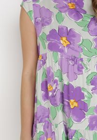 Born2be - Fioletowa Sukienka Taphissis. Kolor: fioletowy. Materiał: tkanina. Długość rękawa: bez rękawów. Wzór: kwiaty. Długość: mini