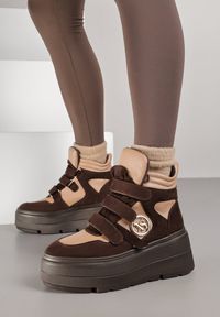 Born2be - Beżowo-Brązowe Botki Vices w Stylu Sneakersów na Platformie Afirriva. Okazja: na co dzień. Zapięcie: rzepy. Kolor: beżowy. Materiał: jeans. Wzór: aplikacja. Obcas: na platformie. Styl: retro, casual, klasyczny. Wysokość obcasa: średni