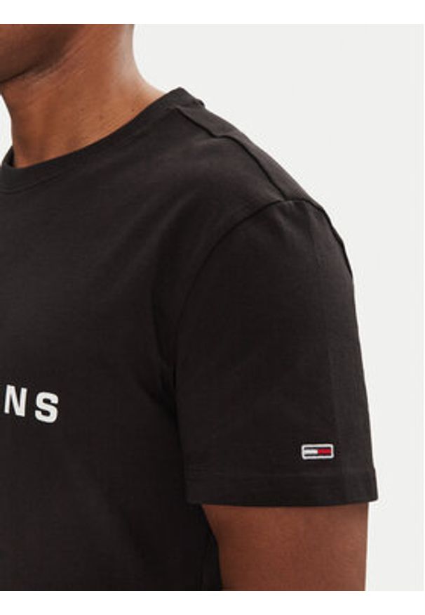Tommy Jeans T-Shirt Signature Dna DM0DM20817 Czarny Regular Fit. Kolor: czarny. Materiał: bawełna