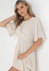 Born2be - Beżowa Sukienka Maxi z Ozdobnym Wiązaniem i Gumką w Talii Myrcella. Kolor: beżowy. Długość: maxi #5
