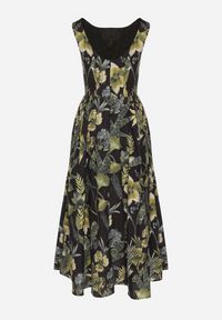 Born2be - Czarna Bawełniana Sukienka Rozkloszowana we Florystyczny Print Liliova. Okazja: na spacer, na imprezę. Typ kołnierza: dekolt w łódkę. Kolor: czarny. Materiał: bawełna. Długość rękawa: na ramiączkach. Wzór: nadruk. Styl: klasyczny #6