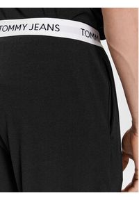 Tommy Jeans Spodnie dresowe UM0UM02962 Czarny Regular Fit. Kolor: czarny. Materiał: bawełna, syntetyk #6
