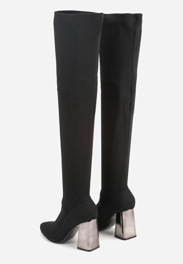 Born2be - Czarne Skarpetkowe Kozaki Vices za Kolano na Słupkowym Metalicznym Obcasie Nelisela. Okazja: na co dzień, na spotkanie biznesowe, do pracy, na randkę. Wysokość cholewki: za kolano. Kolor: czarny. Materiał: jeans. Obcas: na obcasie. Styl: klasyczny, casual, biznesowy, elegancki. Wysokość obcasa: średni