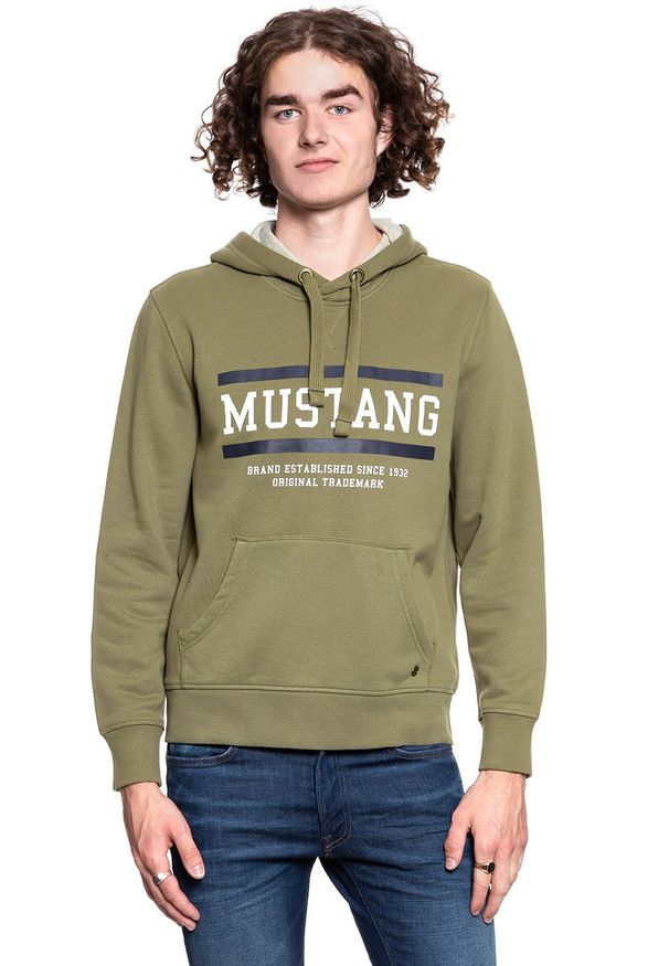 Mustang - MUSTANG BLUZA Bennet H Logo BURNT OLIVE 1008008 6358. Typ kołnierza: kaptur