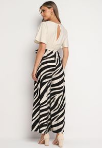 Born2be - Czarno-Biały Taliowany Kombinezon z Szerokimi Nogawkami i Paskiem w Talii Nellma. Okazja: na co dzień. Kolor: czarny. Materiał: wiskoza. Długość rękawa: krótki rękaw. Długość: krótkie. Styl: casual, elegancki #3