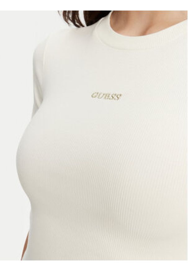 Guess T-Shirt V5YP08 K8RT2 Biały Slim Fit. Kolor: biały. Materiał: wiskoza
