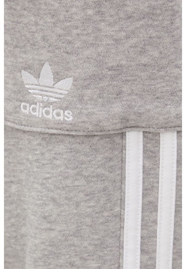 adidas Originals Spodnie Adicolor HG4827 męskie kolor szary gładkie. Kolor: szary. Materiał: bawełna, dzianina. Wzór: gładki