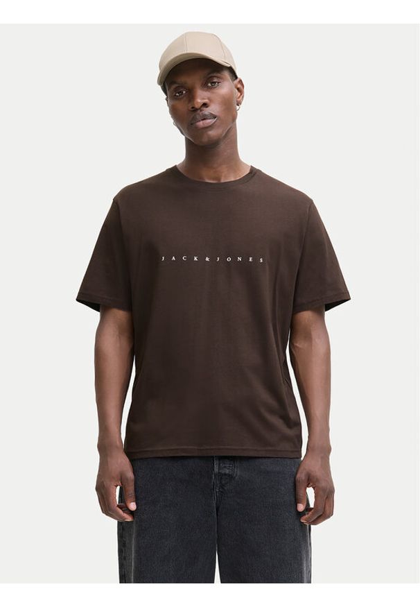 Jack & Jones - Jack&Jones T-Shirt Star 12234746 Brązowy Relaxed Fit. Kolor: brązowy. Materiał: bawełna