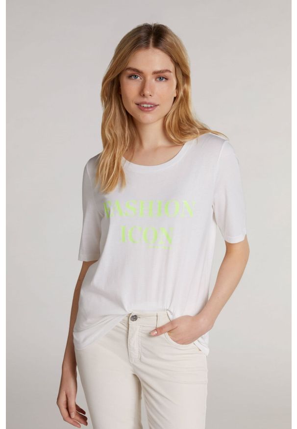 T-shirt z krótkim rękawem z neonowym napisem Oui. Kolor: biały. Materiał: bawełna. Długość rękawa: krótki rękaw. Długość: krótkie. Wzór: napisy