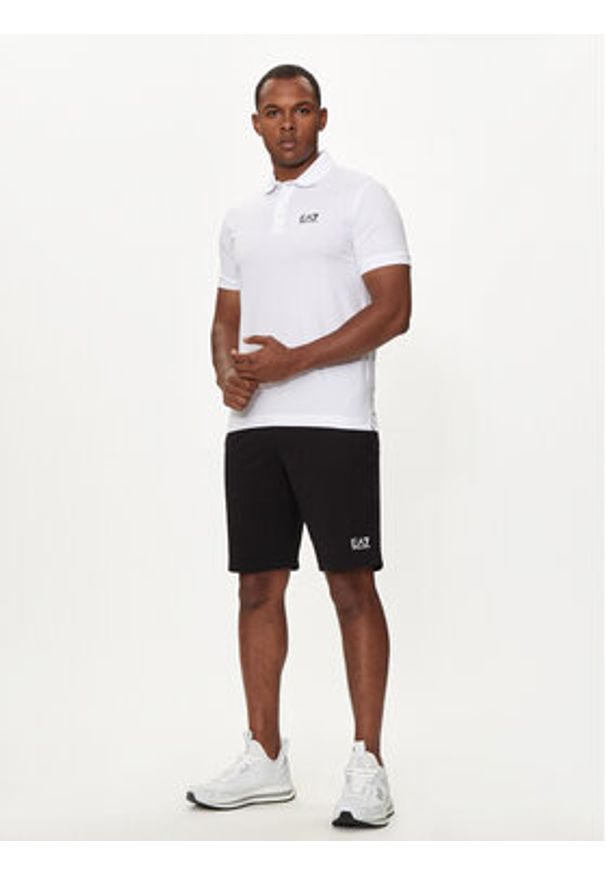 EA7 Emporio Armani Szorty sportowe 8NPS65 PJVRZ 1200 Czarny Regular Fit. Kolor: czarny. Materiał: bawełna. Styl: sportowy