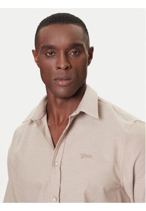 Guess Koszula M5BH26 W1961 Beżowy Regular Fit. Kolor: beżowy. Materiał: bawełna