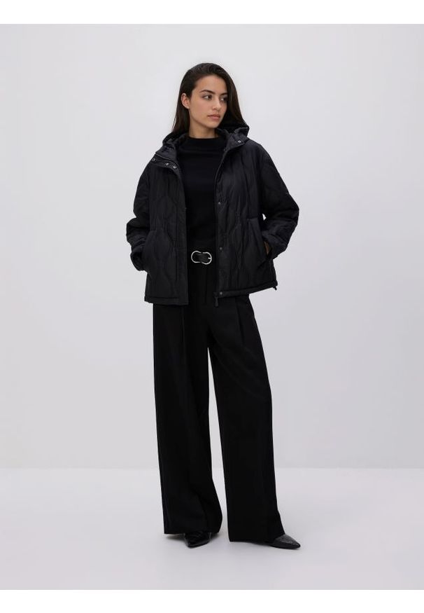 Reserved - Pikowana kurtka - czarny. Kolor: czarny. Materiał: tkanina