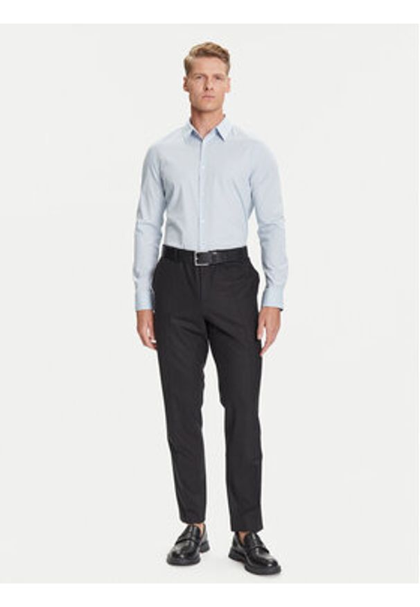 Calvin Klein Koszula LV04LB145G Błękitny Slim Fit. Kolor: niebieski. Materiał: bawełna