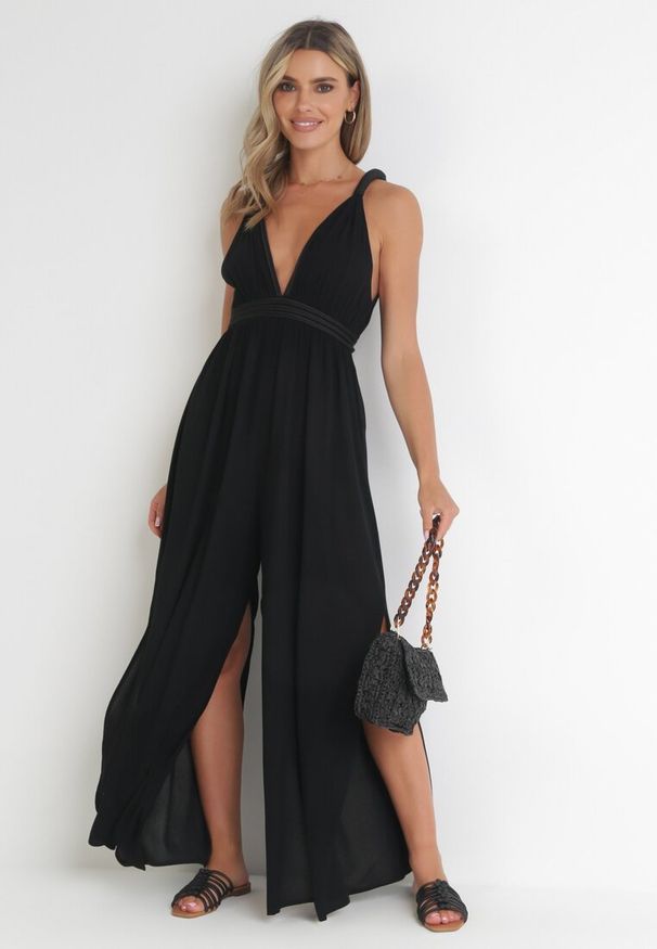 Born2be - Czarny Wiskozowy Kombinezon z Gumką w Pasie i Plecionym Sznurkiem z Lnem Evalin. Kolor: czarny. Materiał: wiskoza, len. Długość rękawa: na ramiączkach. Wzór: aplikacja