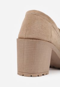 Born2be - Ciemnobeżowe Półbuty w Stylu Mokasynów na Słupku i Niskiej Platformie z Klamerką Nardica. Kolor: beżowy. Materiał: jeans. Wzór: aplikacja. Obcas: na platformie. Styl: elegancki, klasyczny #10