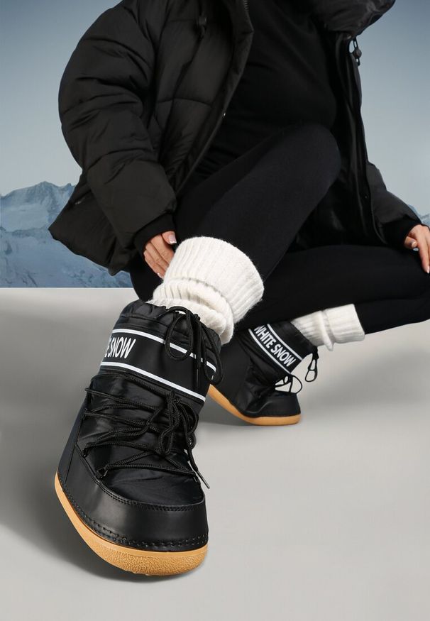 Born2be - Czarne Ciepłe Śniegowce na Platformie Ozdobione Napisem Menderia. Kolor: czarny. Wzór: napisy, aplikacja. Sezon: zima. Obcas: na platformie