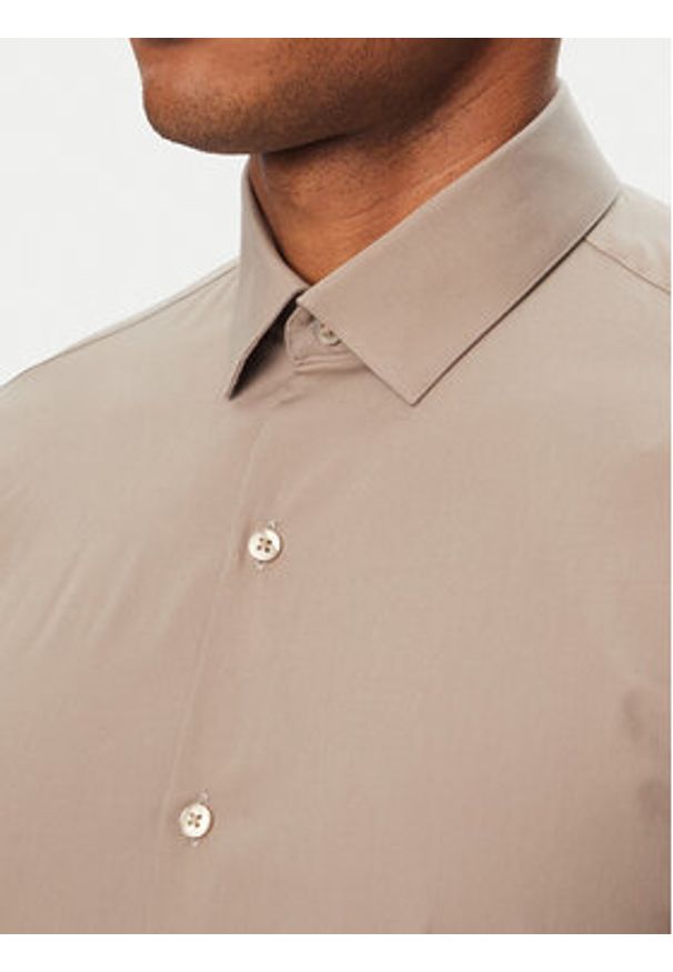 Calvin Klein Koszula Essentials LV019EU037 Beżowy Slim Fit. Kolor: beżowy. Materiał: bawełna