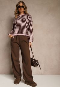 Renee - Różowy Oversizowy Sweter w Paski z Domieszką Wełny i Wiskozy Tidania. Okazja: na co dzień. Kolor: różowy. Materiał: wiskoza, wełna. Wzór: paski. Styl: elegancki, casual, klasyczny