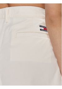 Tommy Jeans Szorty materiałowe Claire DW0DW17775 Biały Regular Fit. Kolor: biały. Materiał: bawełna #2
