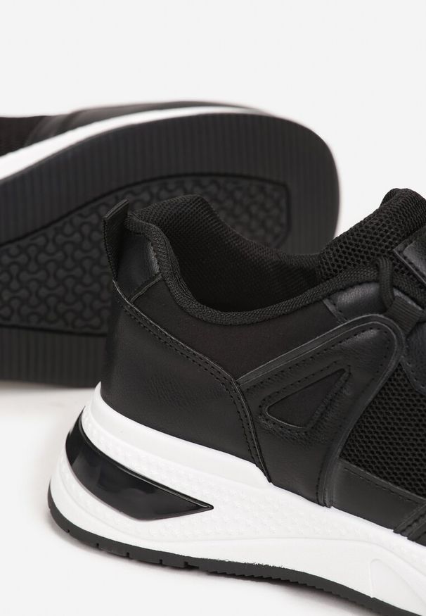 Born2be - Czarne Sneakersy na Płaskiej Podeszwie z Ozdobnymi Przeszyciami Ysabella. Kolor: czarny. Obcas: na płaskiej podeszwie