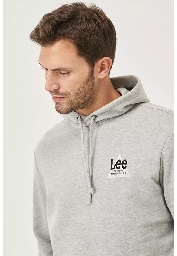 Lee - LEE SMALL TRIANGLE HOODI MĘSKA BLUZA Z KAPTUREM LOGO GREY MELE L82DEJ37 112140909. Typ kołnierza: kaptur