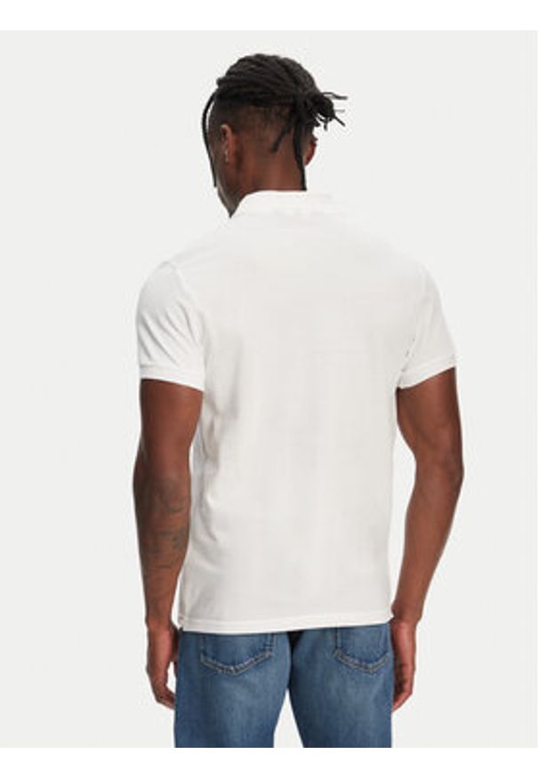 Robe di Kappa Polo William 6006170 Biały Slim Fit. Typ kołnierza: polo. Kolor: biały. Materiał: bawełna