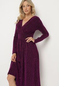 Born2be - Fioletowa Taliowana Sukienka z Wiskozą o Rozkloszowanym Kroju Zdobiona Metaliczną Nicią Mesinae. Okazja: do pracy, na spotkanie biznesowe. Typ kołnierza: dekolt w kształcie V. Kolor: fioletowy. Materiał: wiskoza. Długość rękawa: długi rękaw. Wzór: aplikacja. Typ sukienki: rozkloszowane. Styl: glamour, biznesowy, wizytowy, elegancki #1