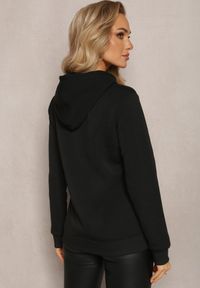 Renee - Czarna Bluza Kangurka ze Ściągaczami z Nadrukiem i Polarem Simunsa. Kolor: czarny. Materiał: polar. Wzór: nadruk. Styl: klasyczny #4
