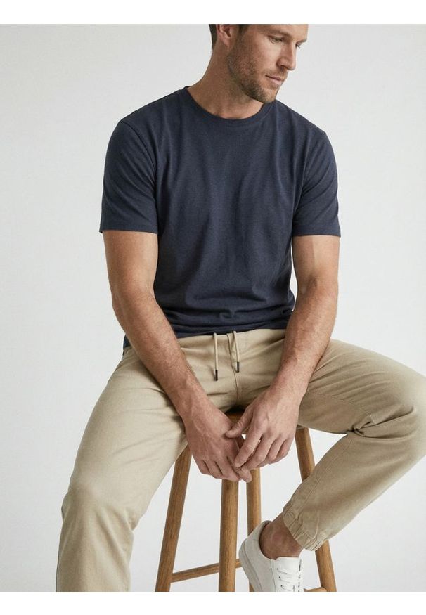 Sinsay - Bawełniana koszulka basic - granatowy. Kolor: niebieski. Materiał: bawełna