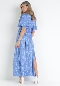 Born2be - Niebieska Sukienka Maxi w Kropki z Gumką w Pasie i Rozcięciami Crasses. Kolor: niebieski. Wzór: kropki. Sezon: wiosna, lato. Długość: maxi #4