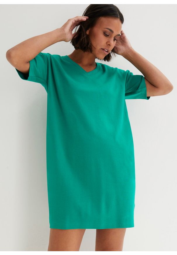 bonprix - Sukienka shirtowa z dekoltem w serek, oversized (2 szt.). Typ kołnierza: dekolt w serek. Kolor: zielony