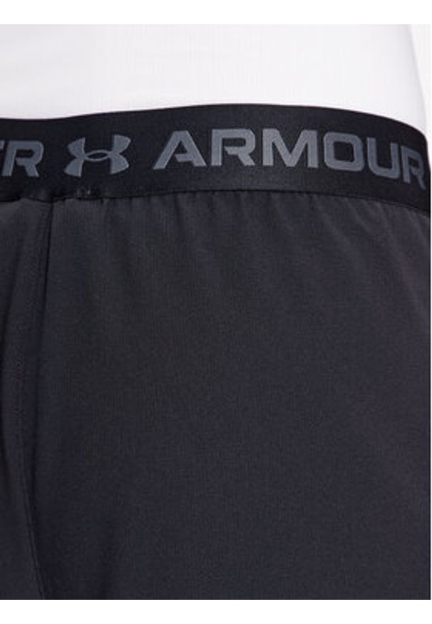 Under Armour Szorty sportowe Ua Vanish Woven 6In Shorts 1373718 Czarny Fitted Fit. Kolor: czarny. Materiał: syntetyk. Styl: sportowy