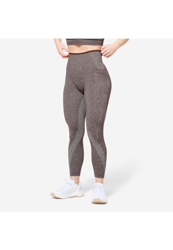 DOMYOS - Legginsy do treningu siłowego damskie Domyos seamless. Kolor: fioletowy, biały, brązowy, wielokolorowy. Materiał: materiał, poliamid, poliester, elastan. Sport: fitness