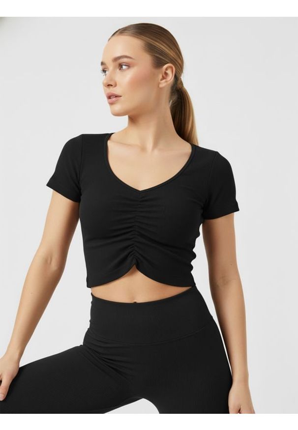 Sinsay - Krótka bluzka z marszczeniem na środku - czarny. Kolor: czarny. Długość: krótkie