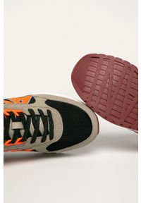 Armani Exchange - Buty. Nosek buta: okrągły. Zapięcie: sznurówki. Kolor: beżowy. Materiał: syntetyk, materiał, zamsz, guma. Szerokość cholewki: normalna #3