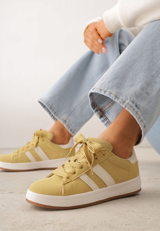 Born2be - Żółte Sneakersy z Ozdobnymi Paskami Doloreth. Okazja: na co dzień. Zapięcie: pasek. Kolor: żółty. Materiał: jeans