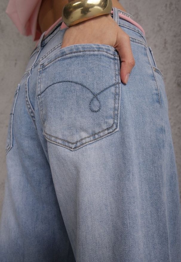 Renee - Niebieskie Jeansy Szerokie z Bawełną High Waist Ozdobione Wiązanym Sznurkiem Neviolla. Okazja: na co dzień. Stan: podwyższony. Kolor: niebieski. Wzór: aplikacja. Styl: casual
