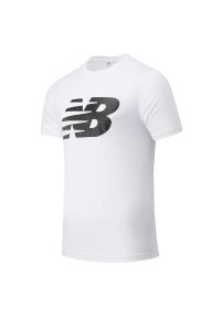 Koszulka New Balance MT03919WT - biała. Kolor: biały. Materiał: bawełna, dresówka, poliester. Długość rękawa: krótki rękaw. Długość: krótkie. Wzór: aplikacja