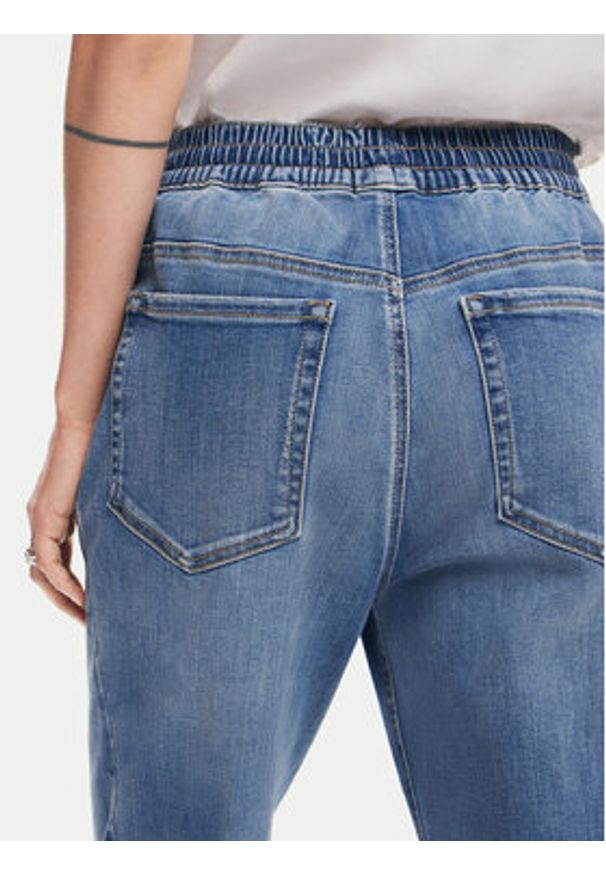 Desigual Jeansy Caliope 24WWDD83 Niebieski Regular Fit. Kolor: niebieski