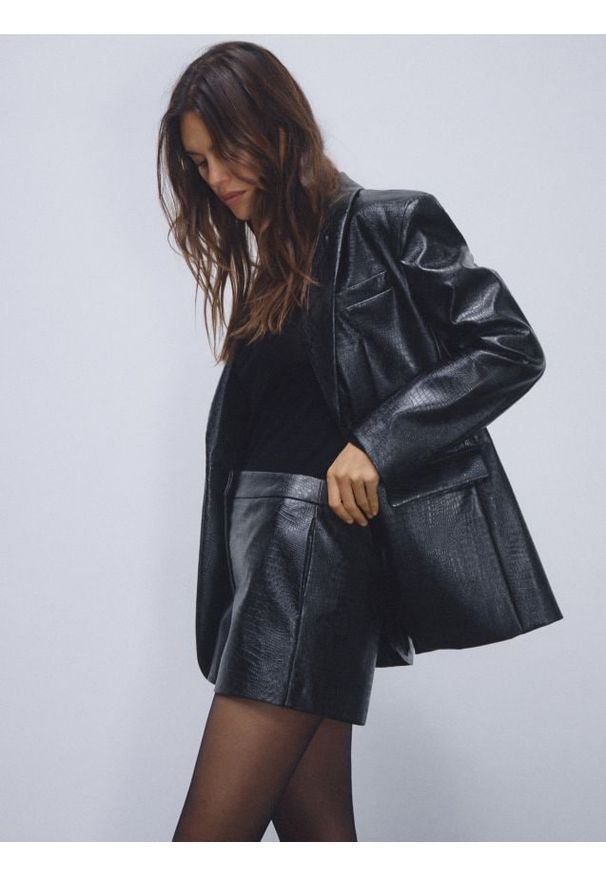 Reserved - Szorty w zwierzęcy wzór - czarny. Kolor: czarny. Materiał: skóra. Wzór: motyw zwierzęcy