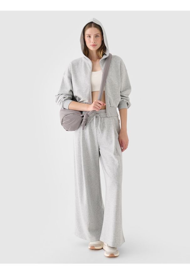 4f - 4F Bluza dresowa rozpinana z kapturem damska - szara M. Okazja: na co dzień. Typ kołnierza: kaptur. Kolor: szary. Materiał: dresówka. Wzór: ze splotem, gładki. Styl: sportowy, casual