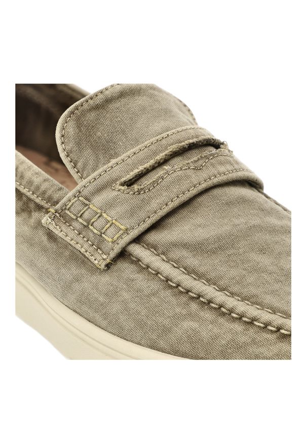 Szare Mokasyny Wrangler Wsuwane Obuwie Męskie. Okazja: na co dzień. Zapięcie: bez zapięcia. Kolor: szary. Materiał: materiał. Sezon: lato. Styl: sportowy, casual, klasyczny