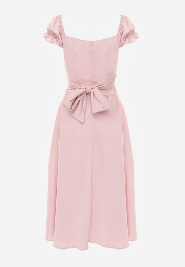 Renee - Różowa Sukienka o Rozkloszowanym Kroju z Wiązaniem Perolis. Kolor: różowy. Materiał: tkanina. Długość rękawa: krótki rękaw. Wzór: jednolity, gładki. Typ sukienki: rozkloszowane. Styl: elegancki, klasyczny, wizytowy. Długość: midi