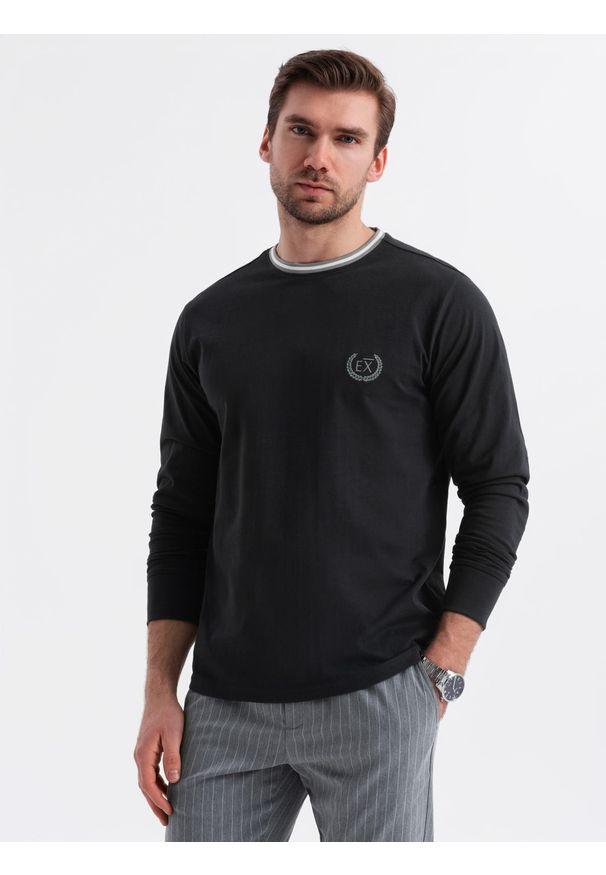 Ombre Clothing - Bawełniany longsleeve męski z dekoltem U w paski i haftem – czarny V4 - Rozmiar: XL. Kolor: czarny. Materiał: bawełna. Długość rękawa: długi rękaw. Wzór: haft, paski. Styl: sportowy