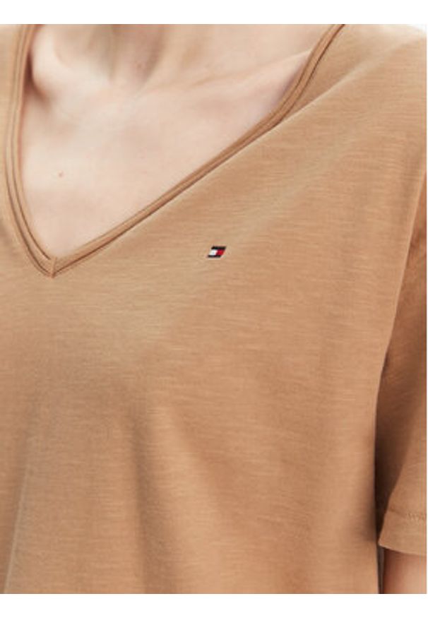 TOMMY HILFIGER - Tommy Hilfiger T-Shirt WW0WW43901 Beżowy Relaxed Fit. Kolor: beżowy. Materiał: bawełna
